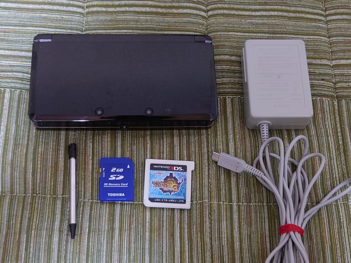 3DS 本体 充電器 タッチペン SDカード モンスターハンター3G