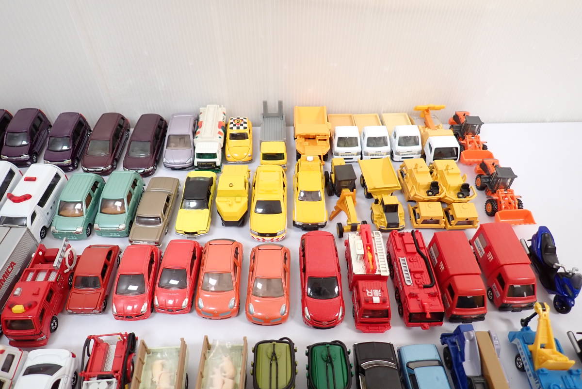 未検品 トミカ ミニカー 128台セット まとめ売り 乗用車 救急車 消防車 