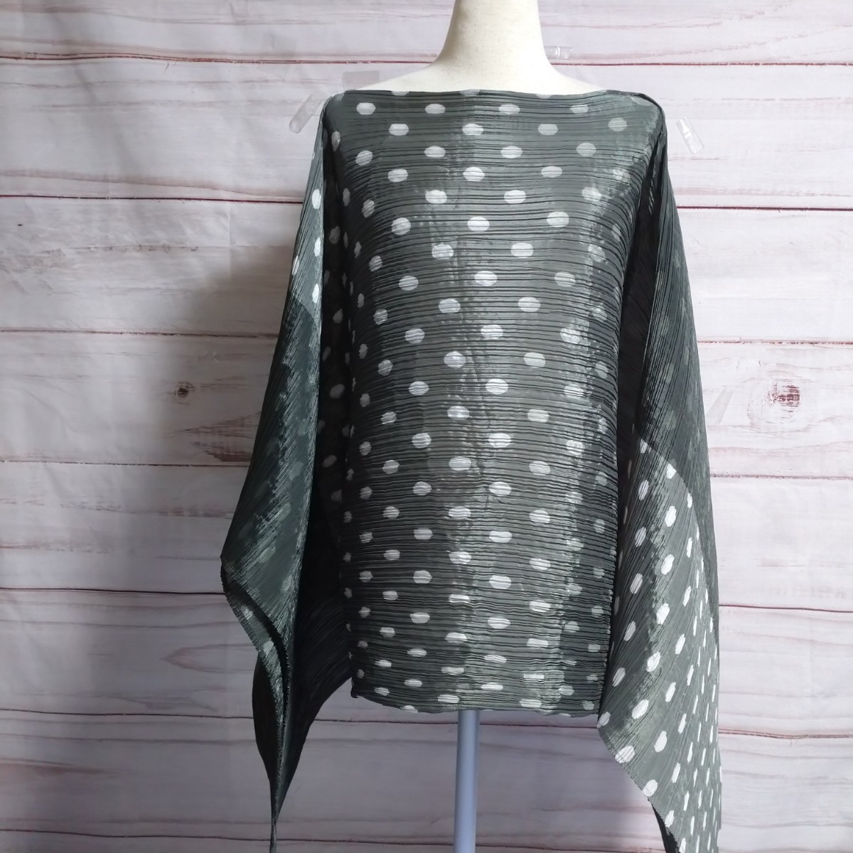 ISSEY MIYAKE/プリーツプリーズ◇ポンチョ/ストール プリーツ ISSEY MIYAKE/プリーツプリーズ◇ポンチョ/ストール プリーツ