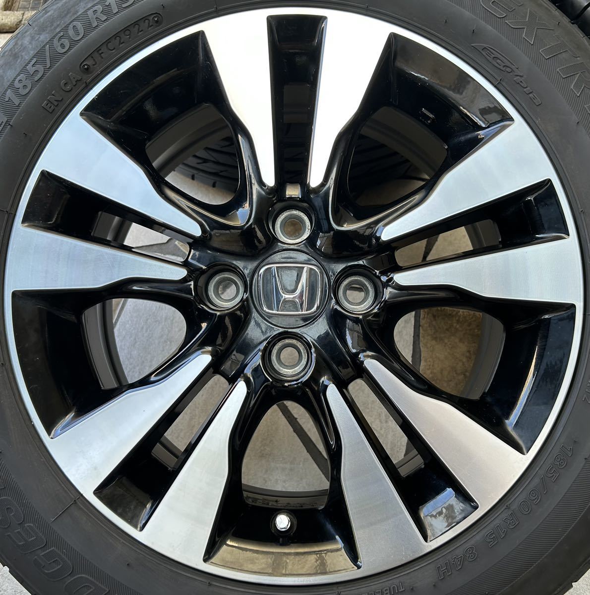 車 ホンダ フィット 純正 インサイト シャトル グレイス 185/60R15