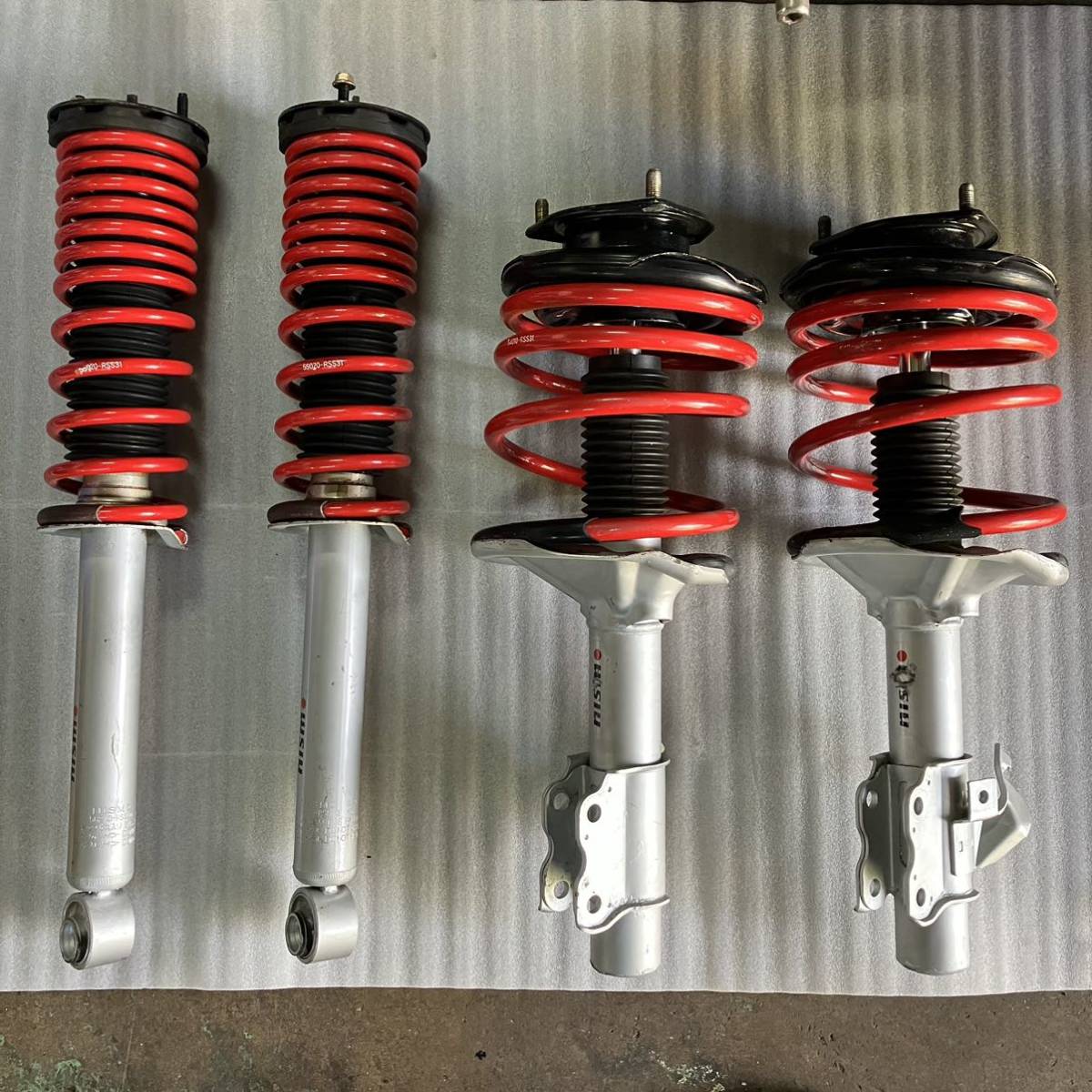NISMO 強化サスペンション