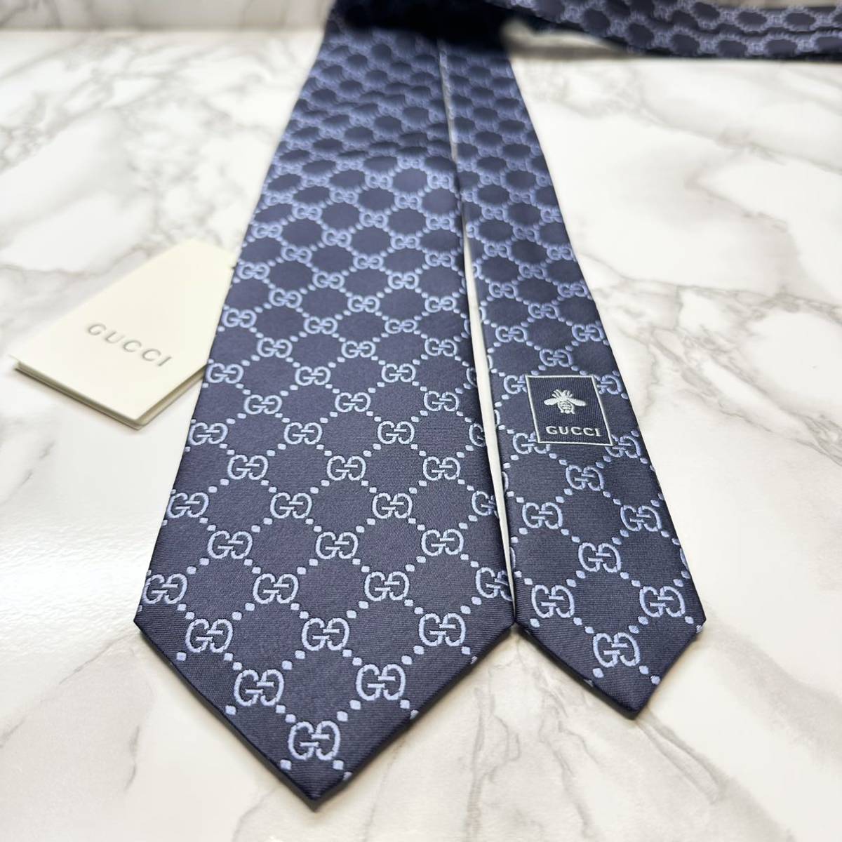 新品未使用タグ付 現行タグ 人気 GUCCI ネクタイ シルク100% GG柄 蜂