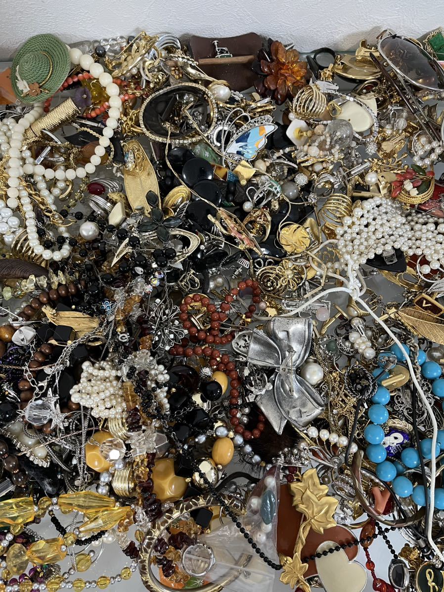 イミテーションアクセサリーを高く売るコツ アクセサリー