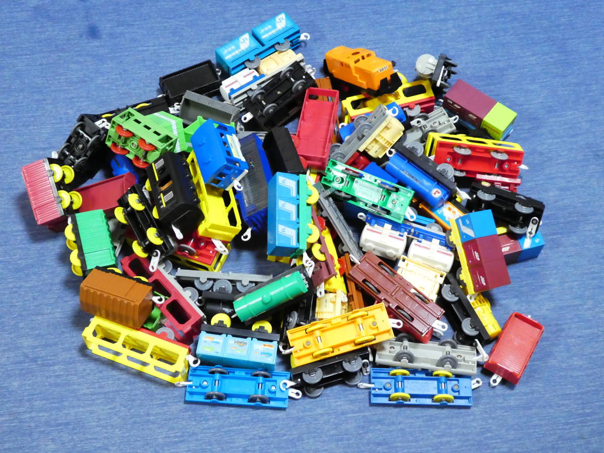 プラレール『大量ジャンク品 貨物車両 いろいろまとめて 部品取り用に 