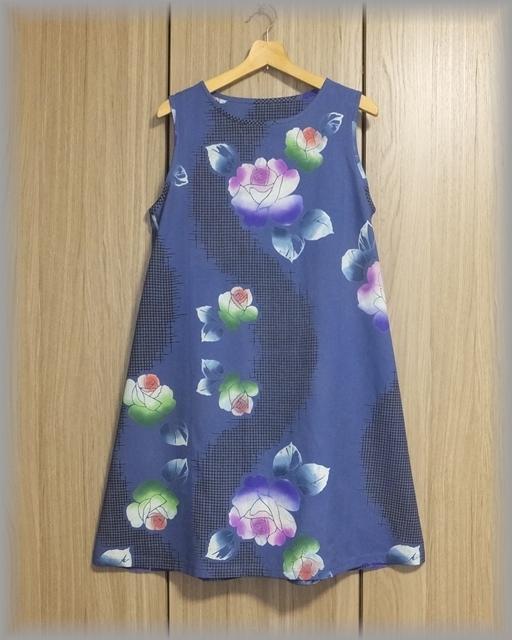 ♪送料無料 夏期限定出品 ハンドメイド 浴衣リメイク 綿 四季の花木染 薔薇 くすみ青色系 ノースリーブワンピース 現品限り 一点物♪