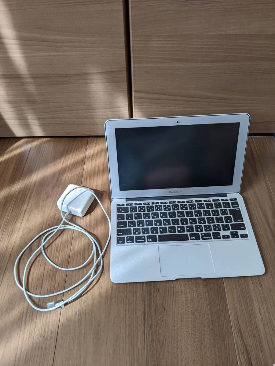 MacBook 逞しい Air 11インチ 4GB 128GB (Early 2015) おまけ付き