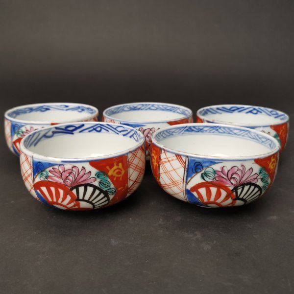 伊万里金襴手唐花図鉢Φ17㎝　骨董　古伊万里　江戸幕末　6R0919w1ダA 伊万里金襴手唐花図鉢Φ17㎝ 骨董 古伊万里 江戸幕末 6R0919w1ダA