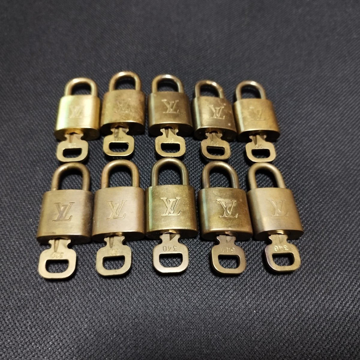 【1円スタート】【正規品】 ルイヴィトン LOUIS VUITTON Louis Vuitton パドロック カデナ 南京錠　錠前 10個セット