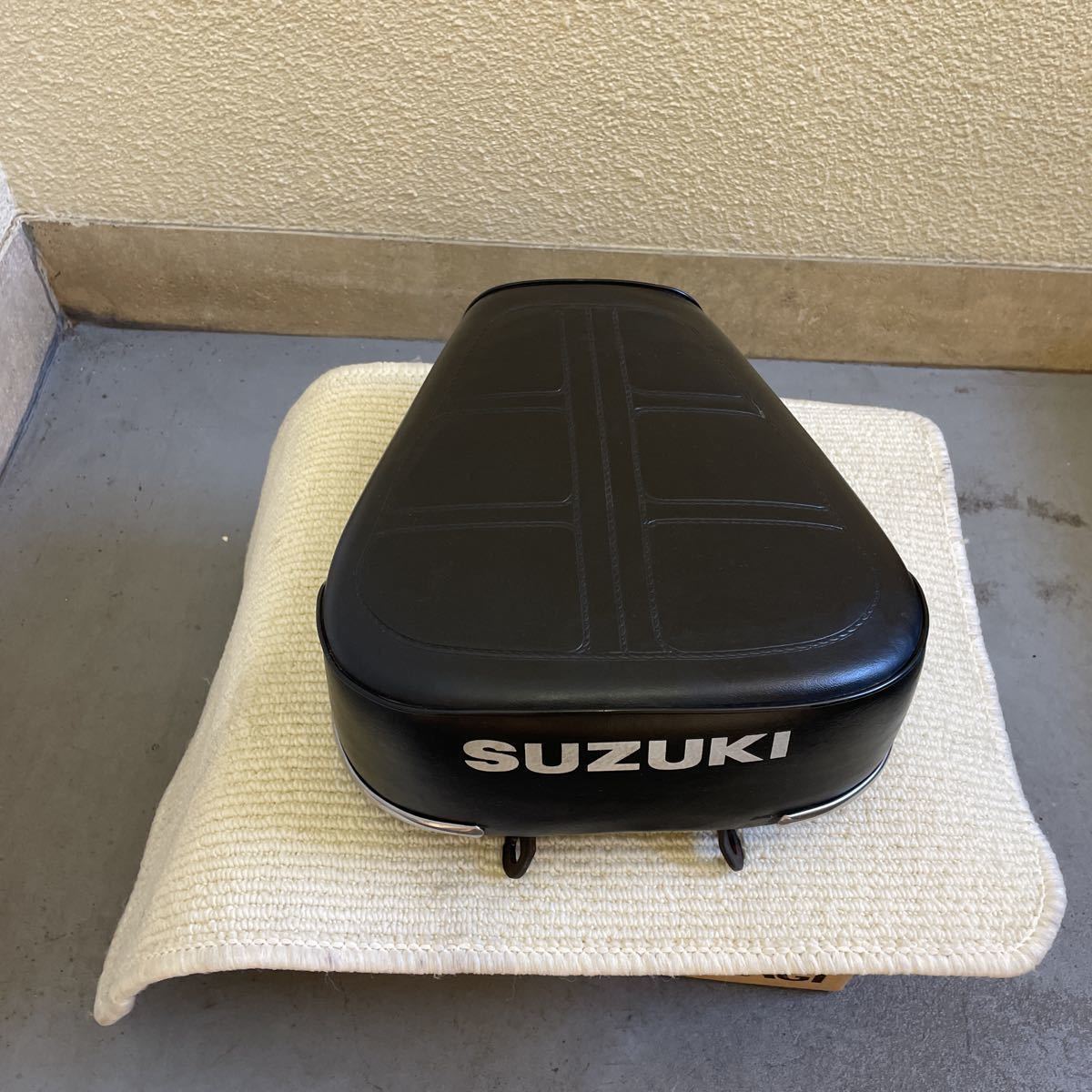 スズキ K125 シート 純正(スズキ用)｜売買されたオークション情報 