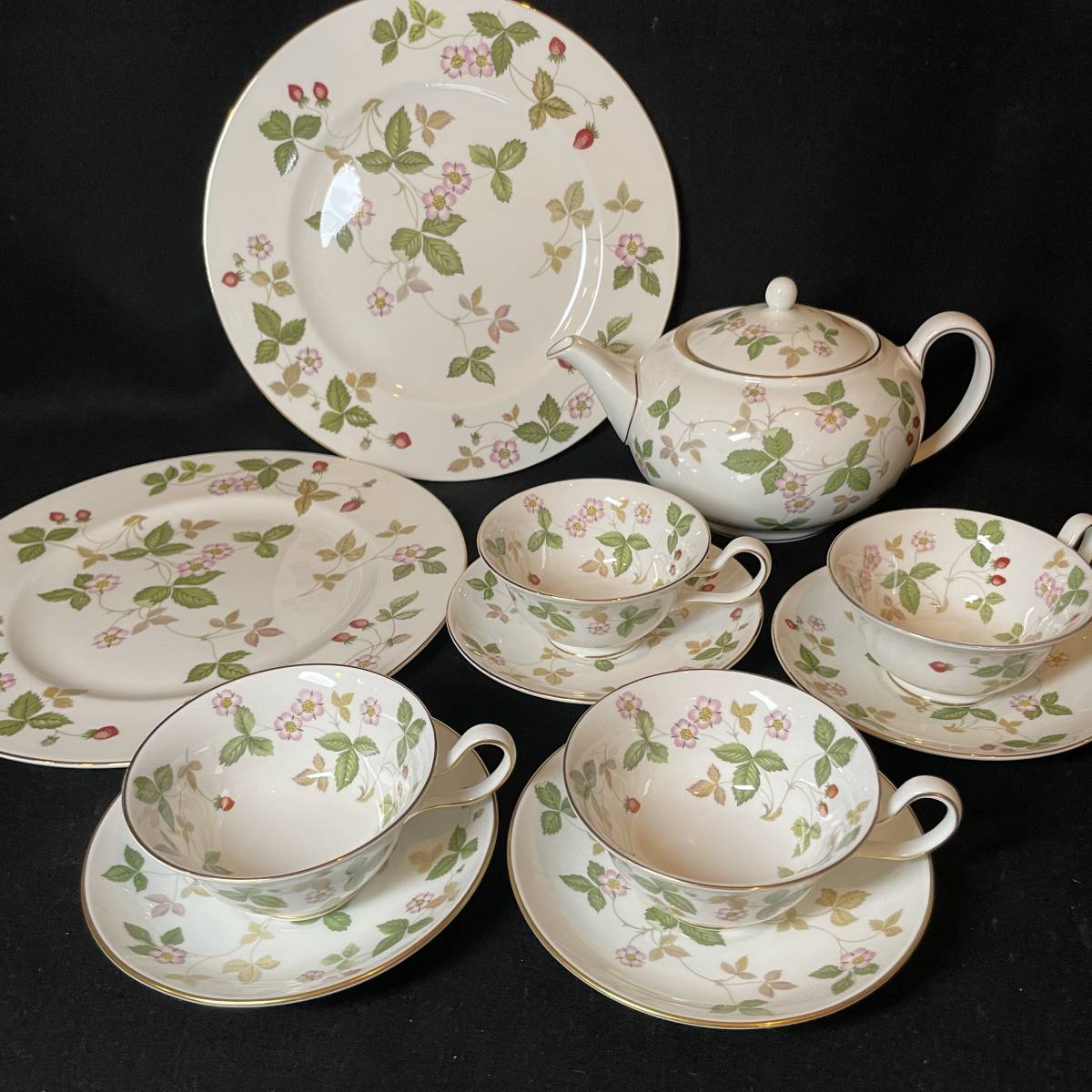 WEDGWOOD ウエッジウッド WILD STRAWBERRY ワイルドストロベリー11点セット カップ＆ソーサー4客 ポット プレート2枚