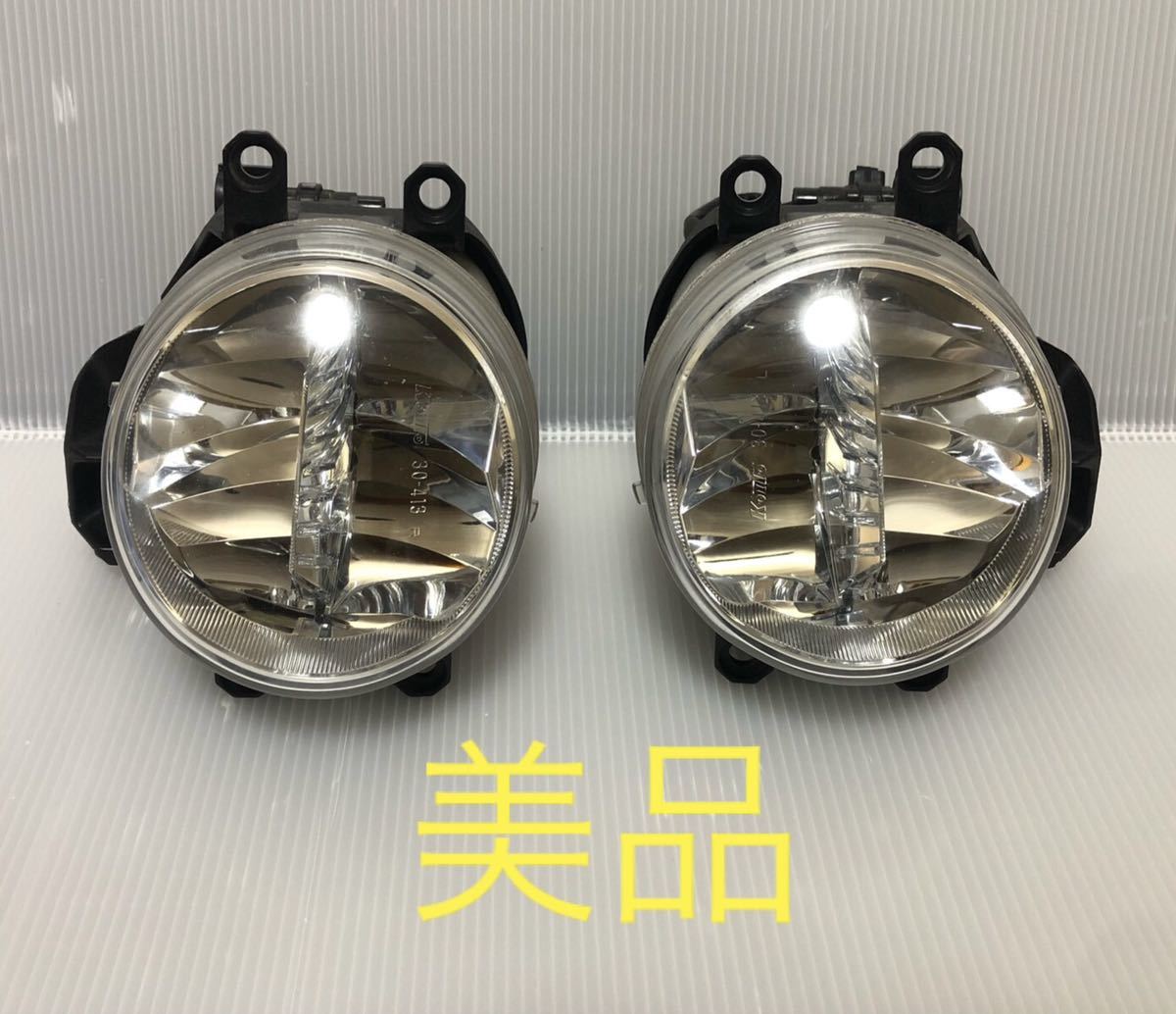 美品★トヨタ純正 LED フォグライト/フォグランプ 左右 30-413 AWS210/AWS211 GRS210/GRS211 ZYX10 クラウンアスリート CHR C-HR(プリウス)
