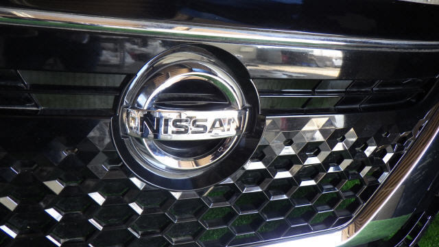 ルークス 4AA-B48A ラジエータグリル 62310-7NG5A ベージュ S45 [ZNo 