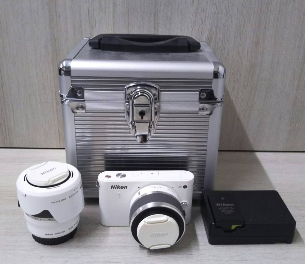 カメラ Nikon 1 J1 1 NIKKOR 30-110mm レンズ 訳あり現状品