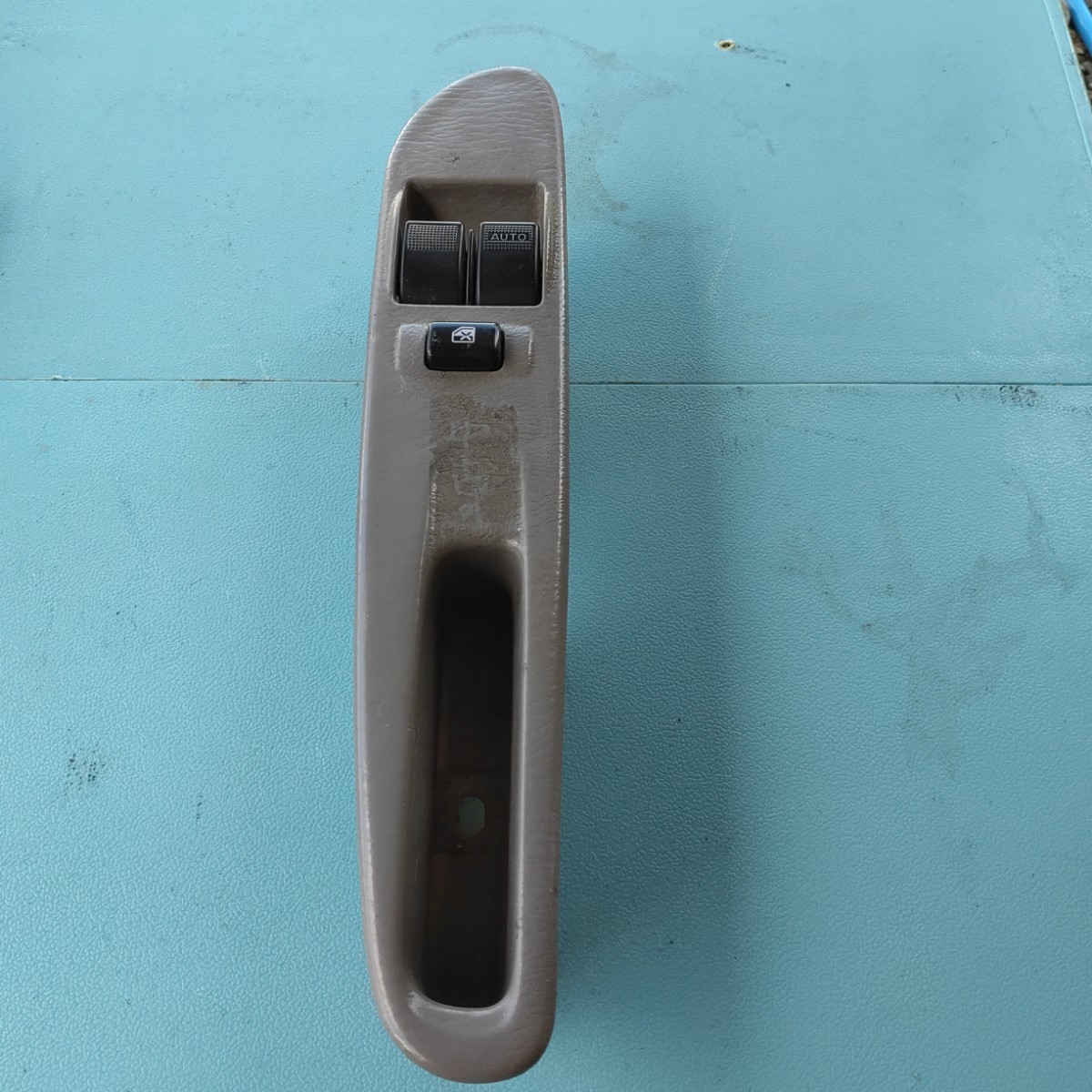 マツダ タイタン ダッシュ パワーウィンドウスイッチ 右 マツダ