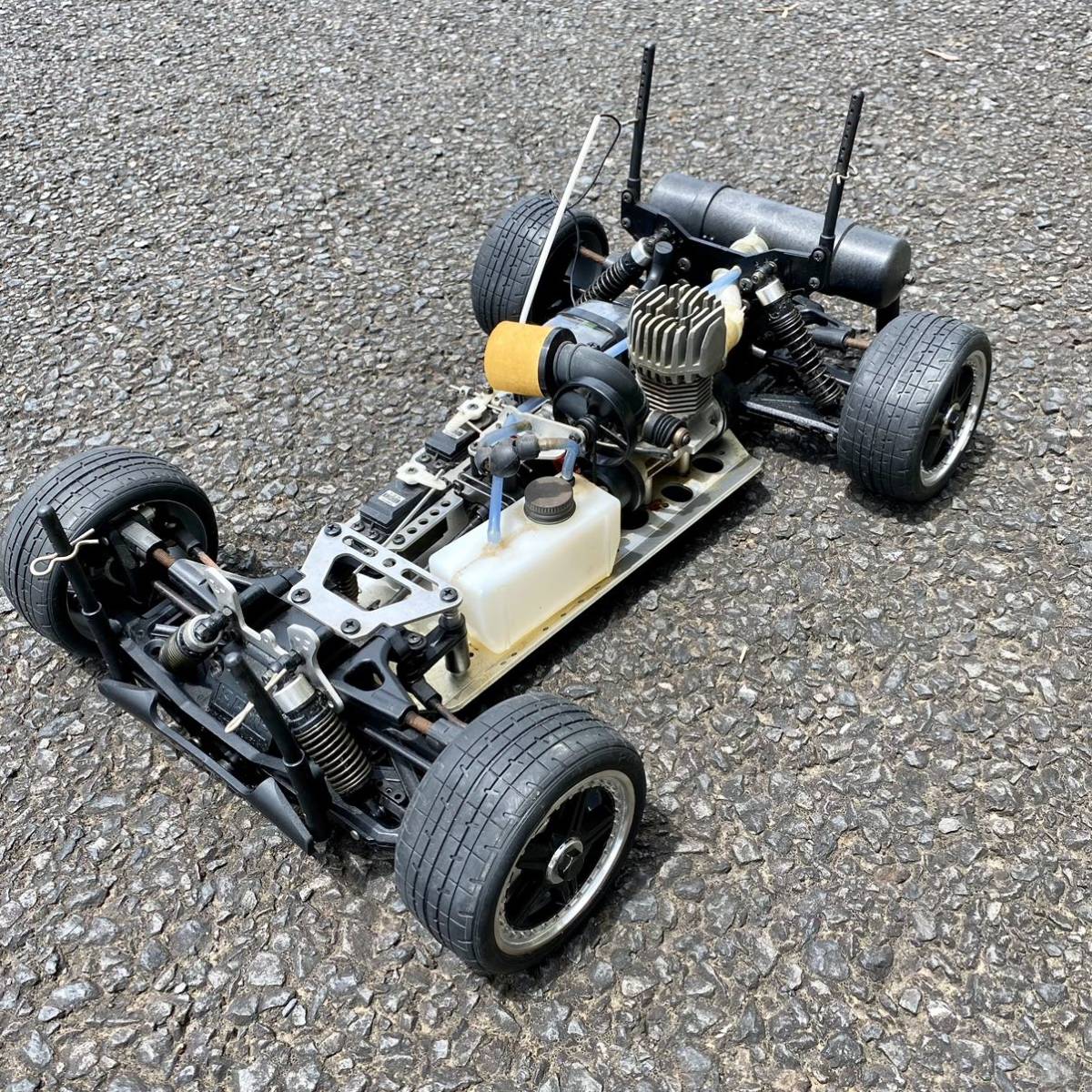 ☆絶盤 京商 KYOSHO 1/8 エンジン ラジコン カルソニックスカイライン