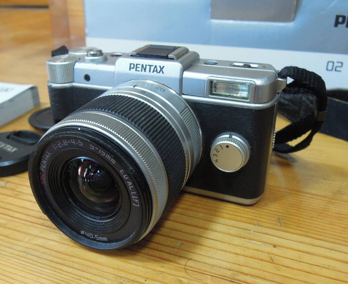 PENTAX Q リミテッドシルバー　ミラーレス一眼カメラ 標準レンズ付き PENTAX Q リミテッドシルバー ミラーレス一眼カメラ 標準レンズ付き