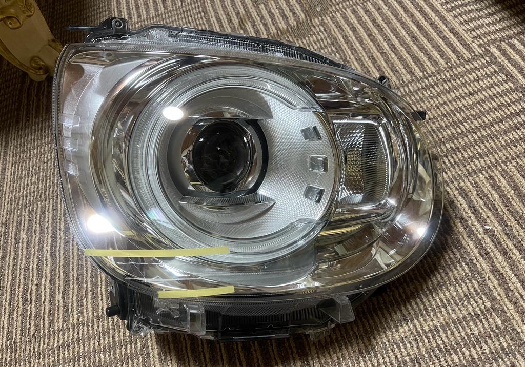 LA800S/LA810S ムーヴキャンバス 純正 右 LED ヘッドライト KOITO 100