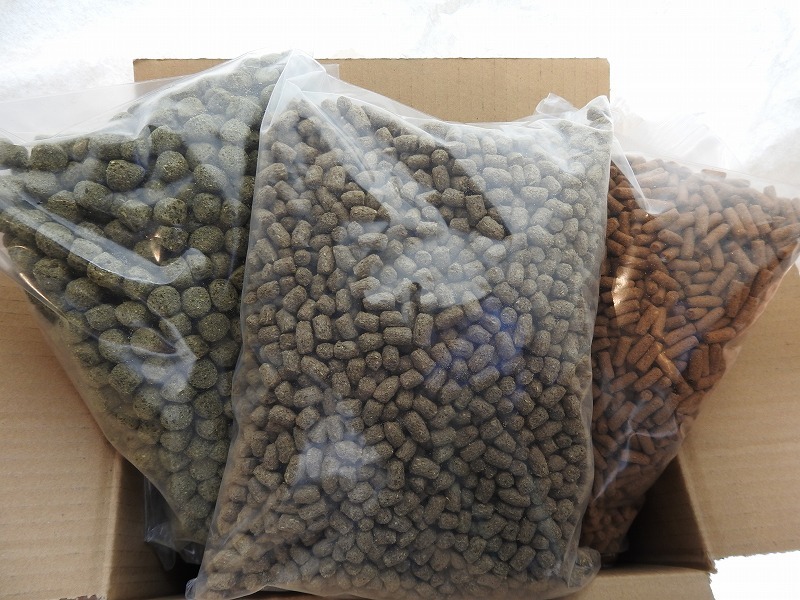 アヒル・コールダック用（ヒナにも） 完全飼育飼料3種セット-1kg×3