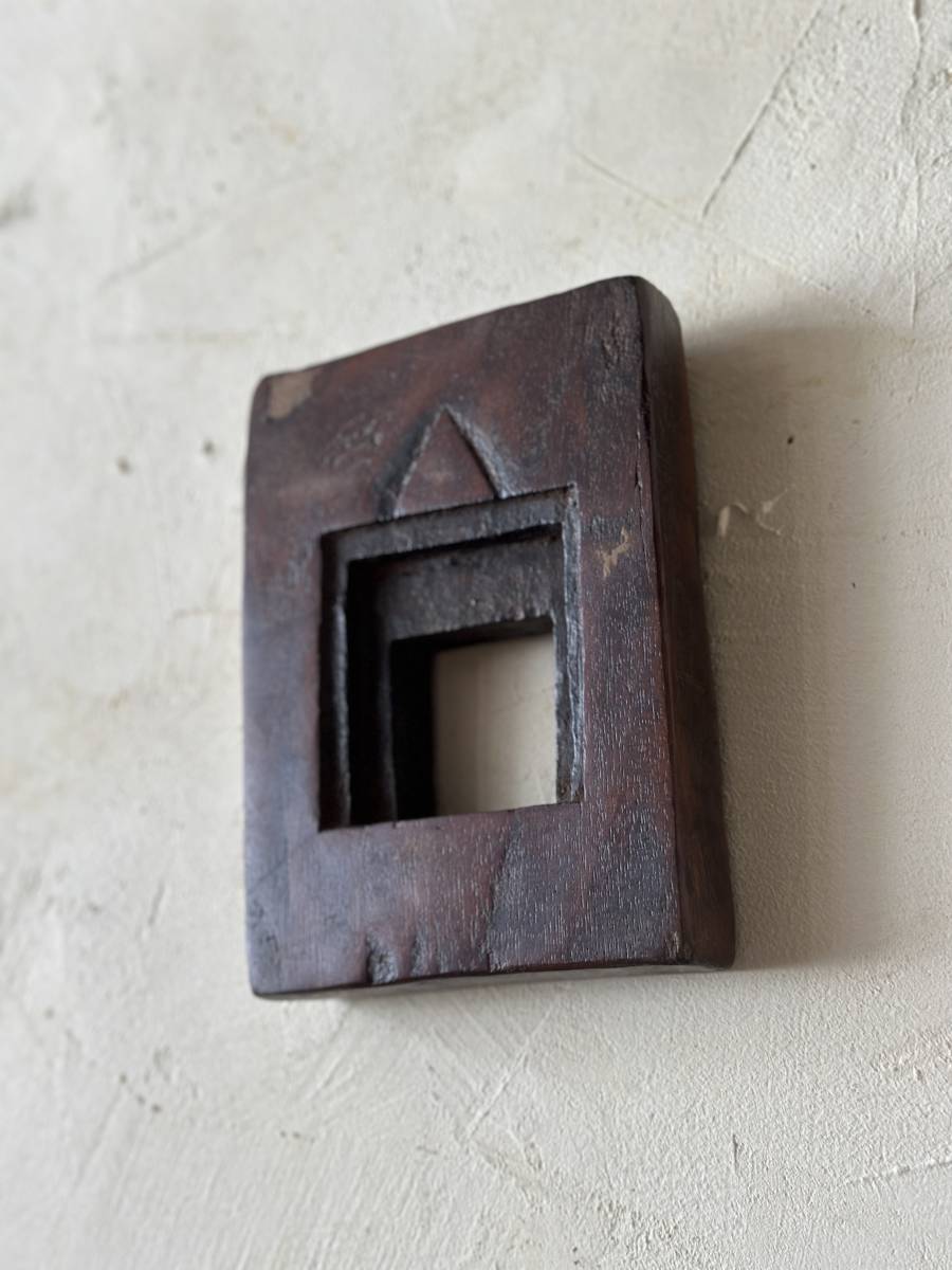 アンティーク　木製　木彫り　インド　フレーム　壁掛け　オブジェ　インテリア　ディスプレイ　アート　木枠　古木　額　、、