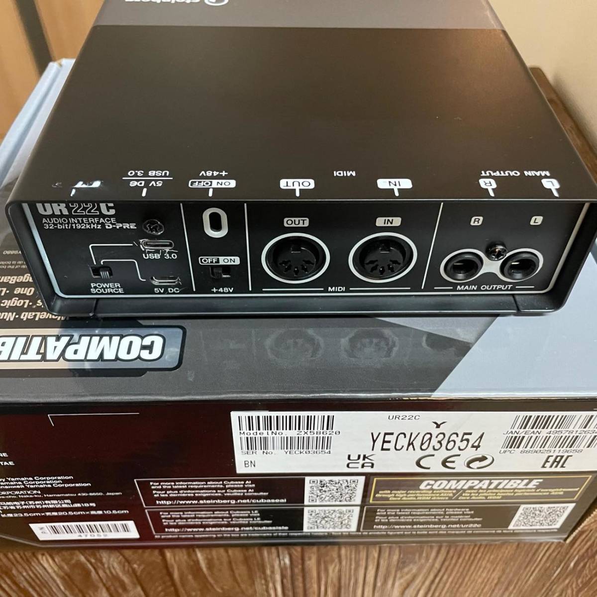 美品】【コード未使用】Steinberg 尊く UR22C 