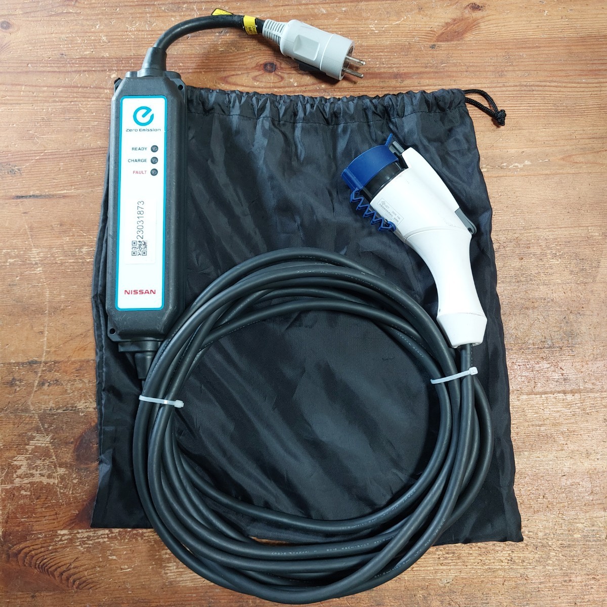 NISSAN (管理番号 23031873 ) 日産リーフ充電コード 29690 3NK5E AZEO