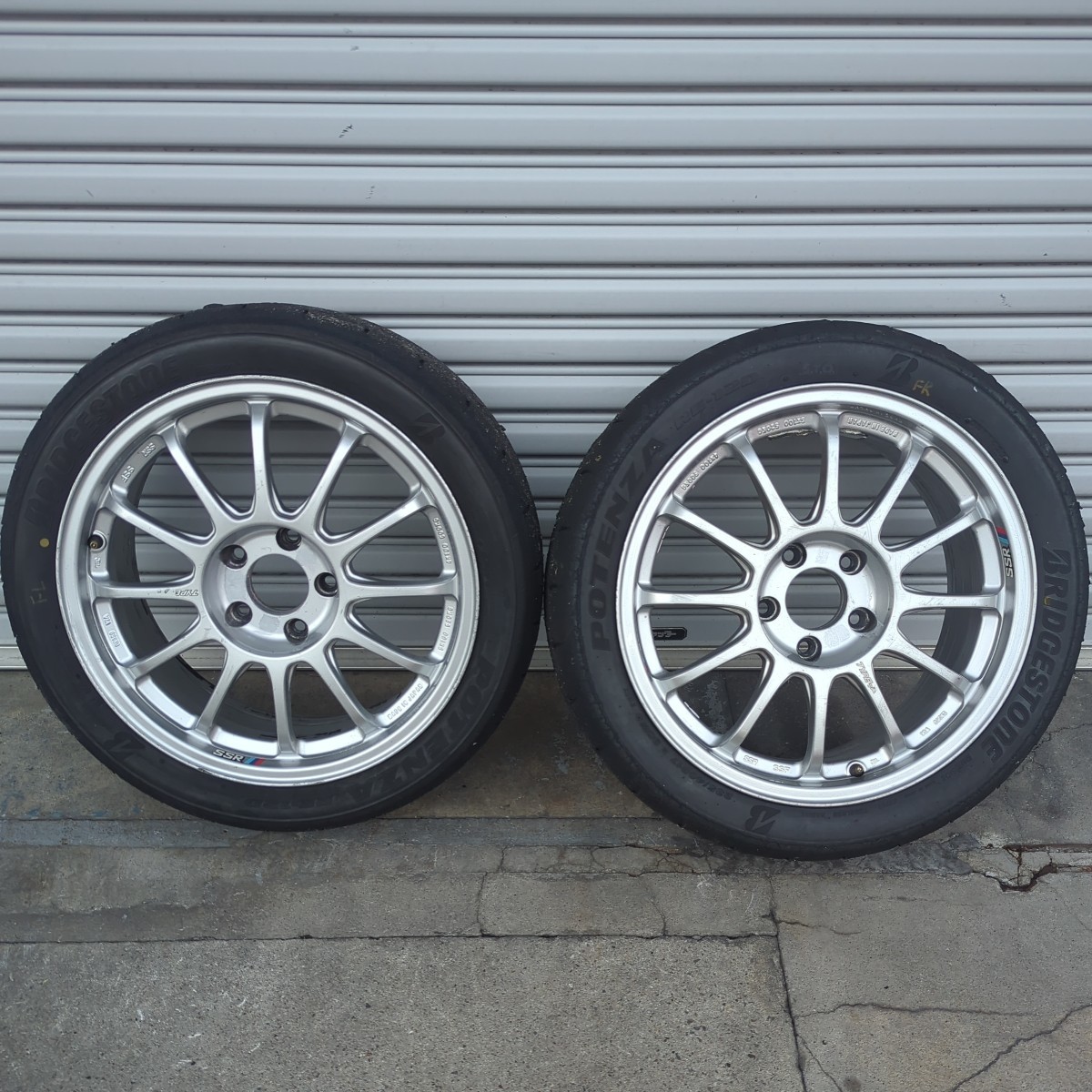SSR アルミホイール Type F 17inch 8J +40 114.3×5穴 + ブリヂストン 