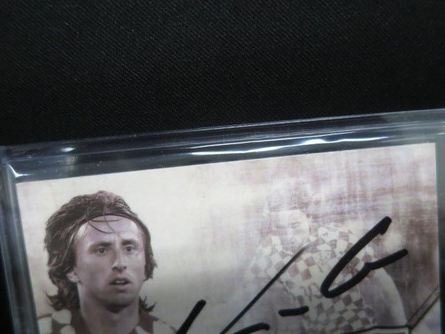 ルカ・モドリッチ 2018 futera UNIQUE Triumph Autograph Luka Modric