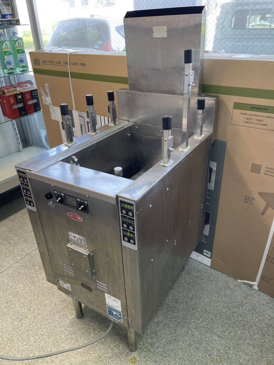 ガス式ゆで麵機　LPガス　てぼ2個付　　26329 サニクック 業務用 自動ゆで麺機 UM721G LPガス 6テボ式 一部不具合