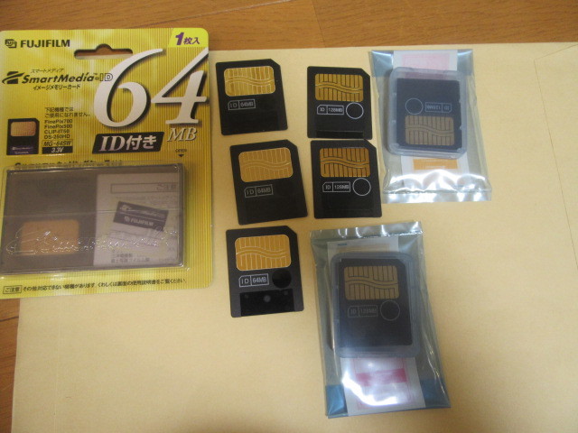 スマートメディア128MB×4枚，64MB×4枚，計8枚