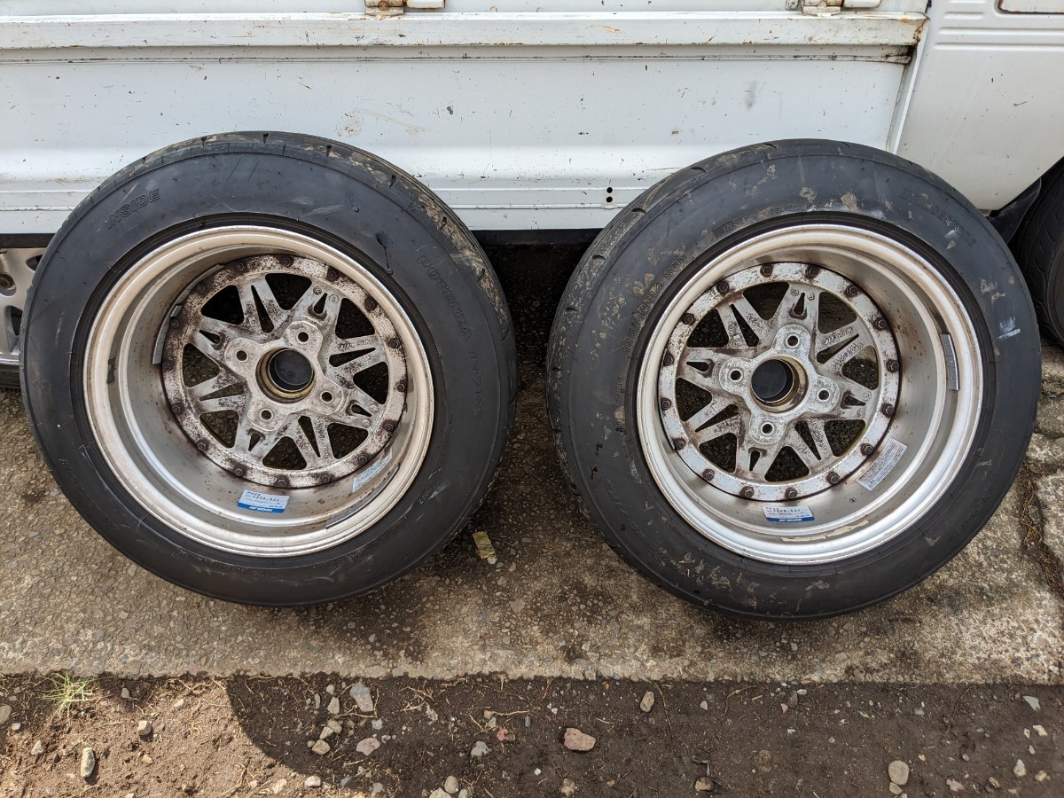 WORK エクイップ03 14インチ 8.5J-9 2本 PCD114.3 4穴 BSRE71RS付き  