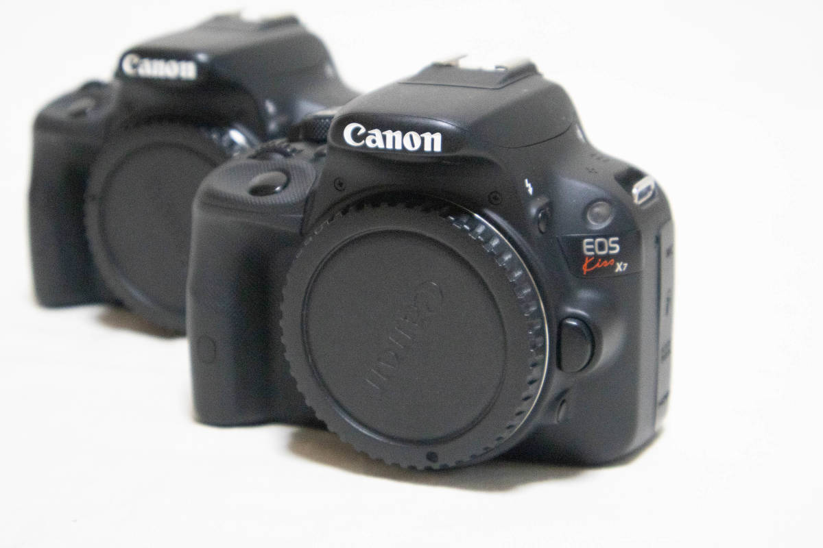 ☆Canon/デジタル一眼レフカメラ/EOS kiss x7×2/充電器2つ・充電池3つ