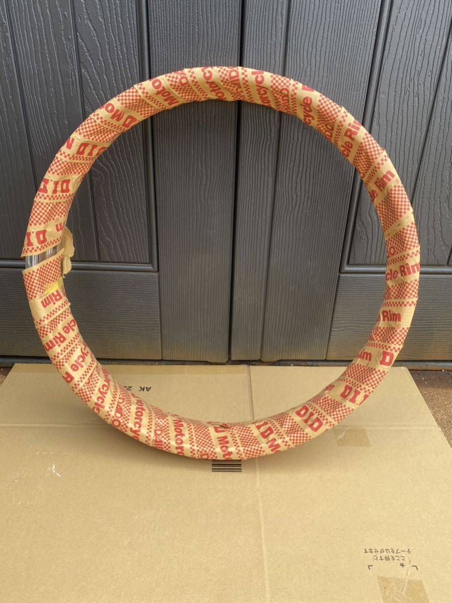 G-511 新品未使用品！ D.I.D 18×2.15 40穴 D.I.D21518 鉄リム スチールリム ハーレー CB750-R CB750（K0〜K6）Z1 Z2 などに