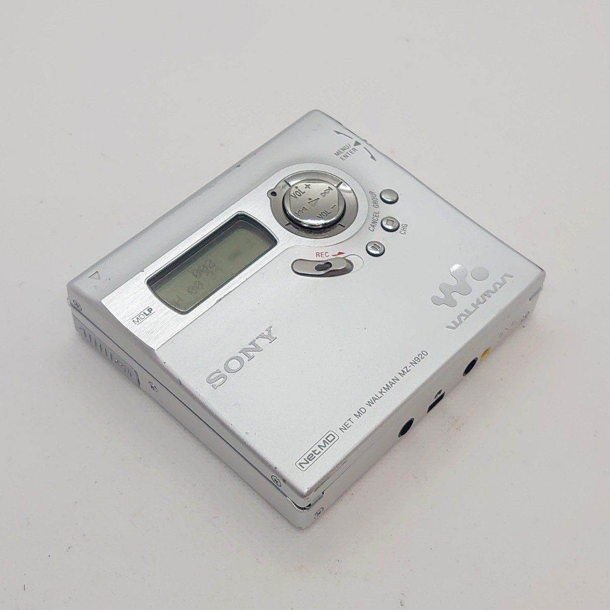 YA-014-2【外観概ね◯ 動作◯】 SONY MZ-N920 Portable MD Player