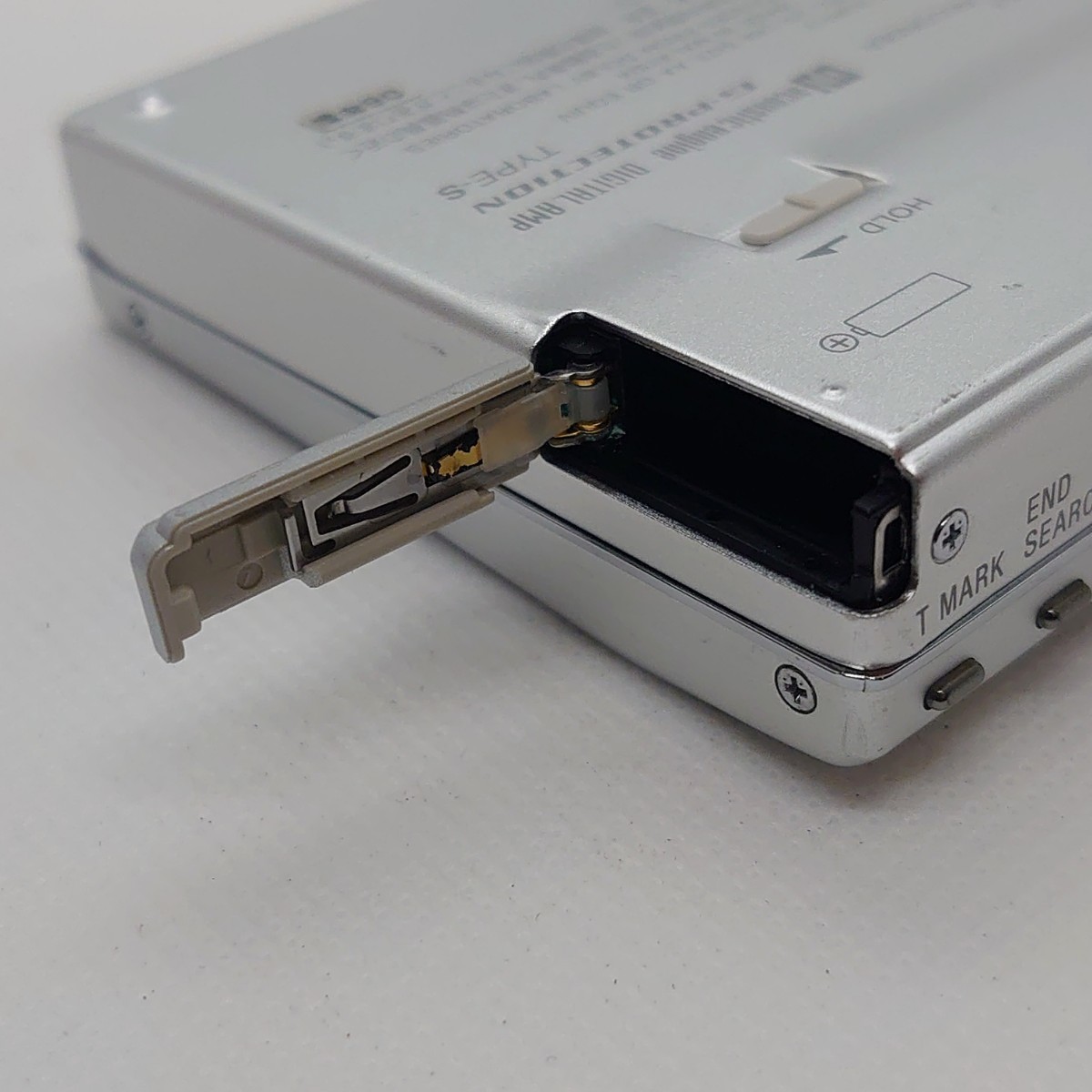 YA-014-2【外観概ね◯ 動作◯】 SONY MZ-N920 Portable MD Player