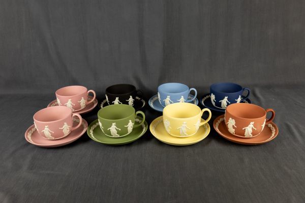 【新品，安い】 T01-1535陶磁器 WEDGWOOD ジャスパー 洋食器 カップ＆ソーサー マットな質感 レリーフ装飾 ジョサイア ウェッジウッド(ウェッジウッド)｜売買されたオークション情報、yahooの商品情報をアーカイ ウェッジウッド