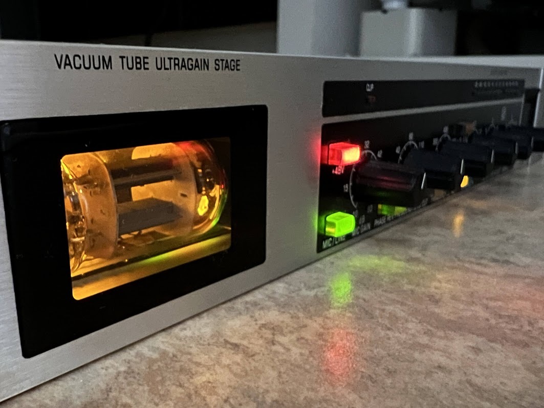 ■名機！■BEHRINGER■ULTRAGAIN PRO MIC2200■真空管アンプ■マイク／ライン プリアンプ■ベリンガー■