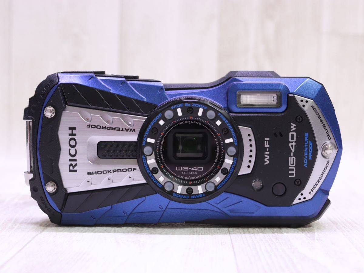 83. RICOH WG-40W ・ブルー ・ 2.7型ワイド・約1600万画素・光学5倍 ・Wi-Fi対応・防水/防塵性能・本体内充電・コンパクトデジタルカメラ
