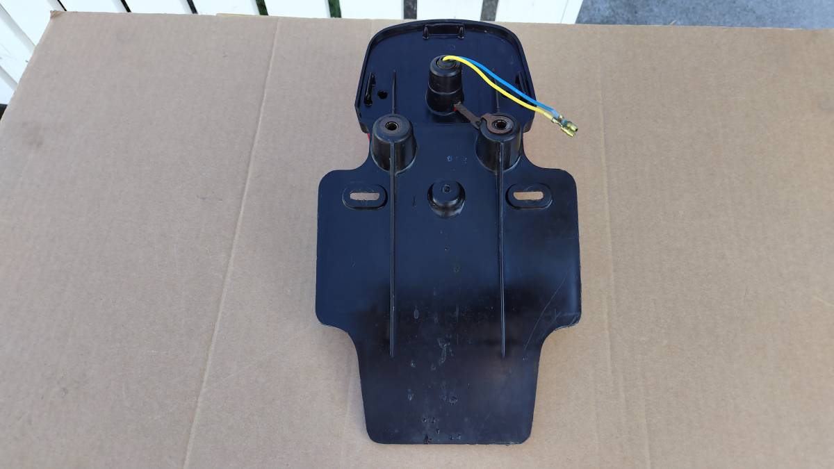 パッソル 2E9 純正テールランプ リアフェンダー 純正 テールランプ
