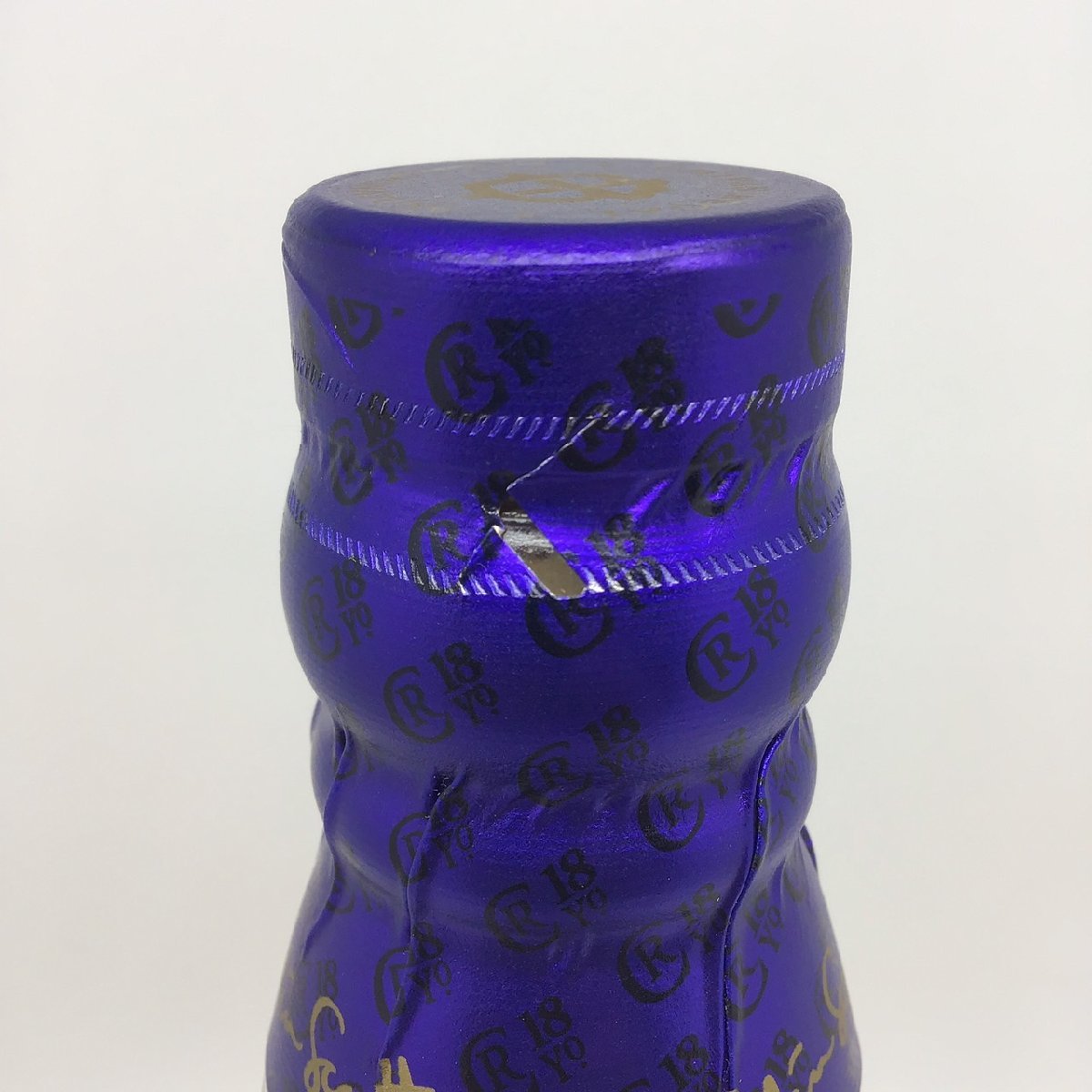 未開栓 シーバスリーガル 18年 ゴールドシグネチャー 箱付 700ml 40