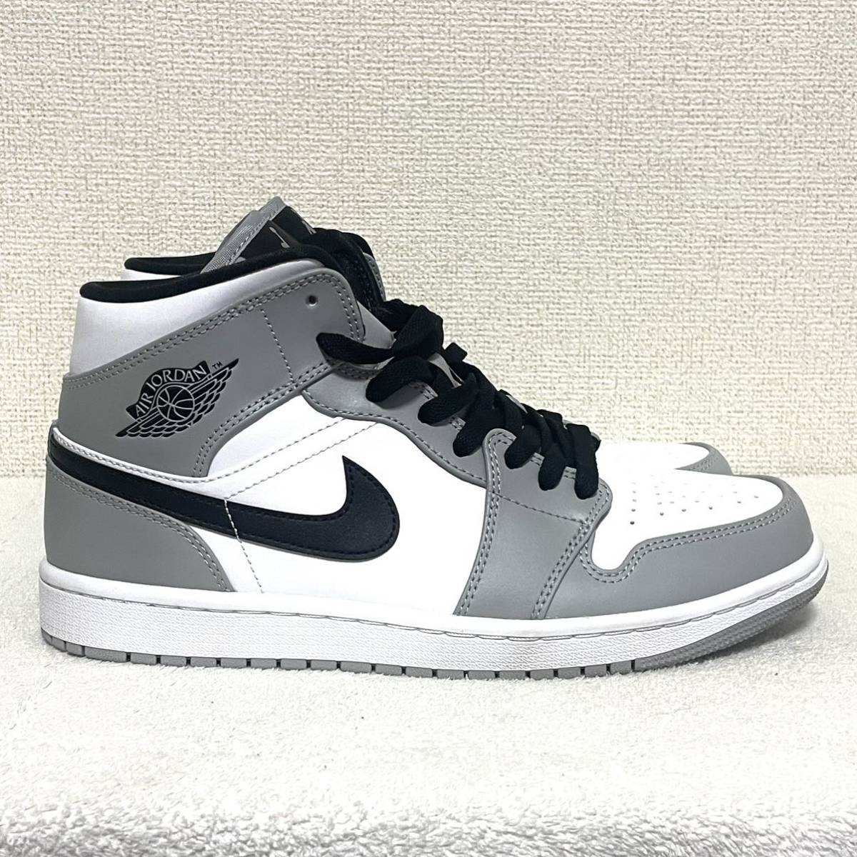 1円スタート！ 極美品 未使用に近い NIKE AIR JORDAN 1 MID ライト 