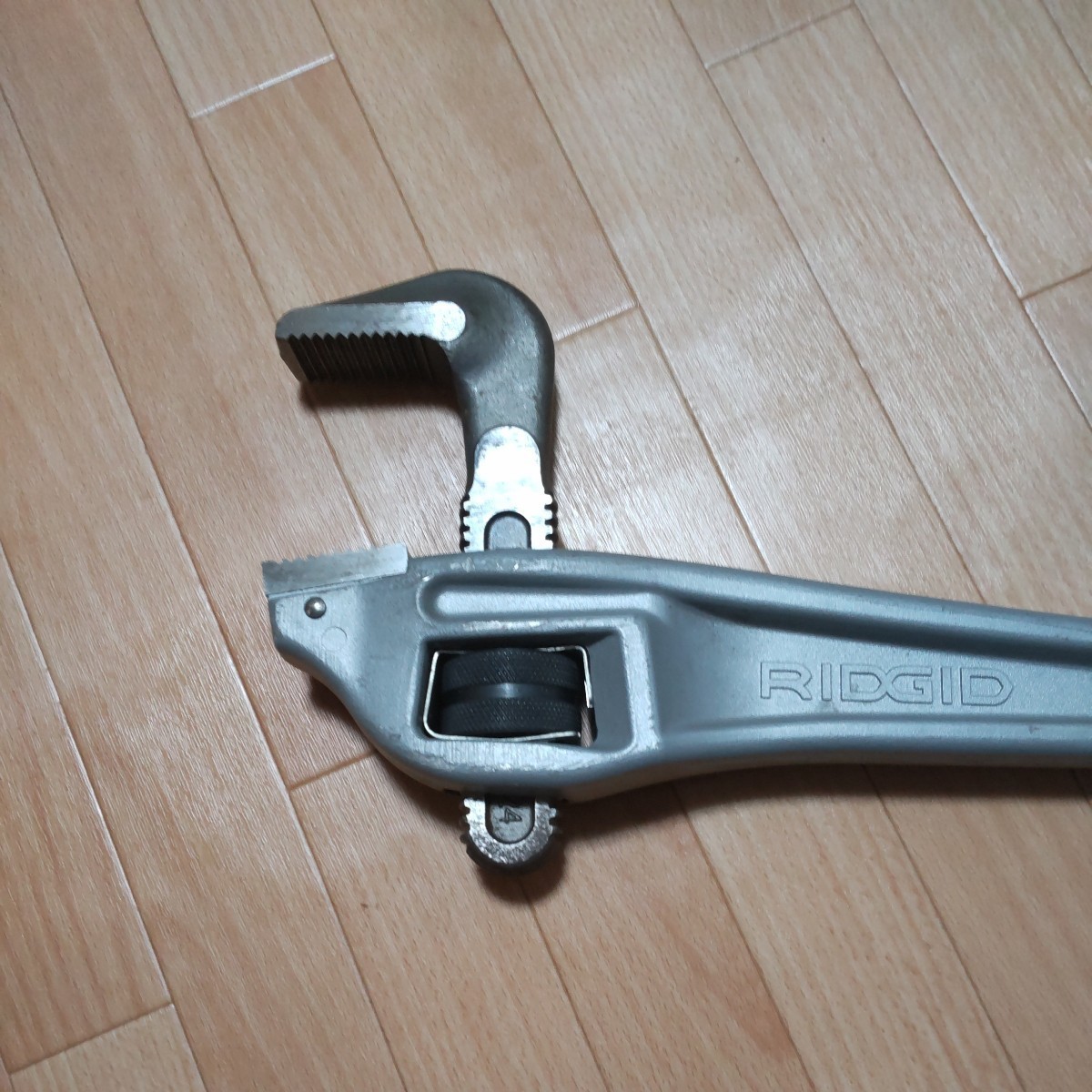 送料込】 RIGID タテ型 アルミパイプレンチ 600 600mm HIT リジッド