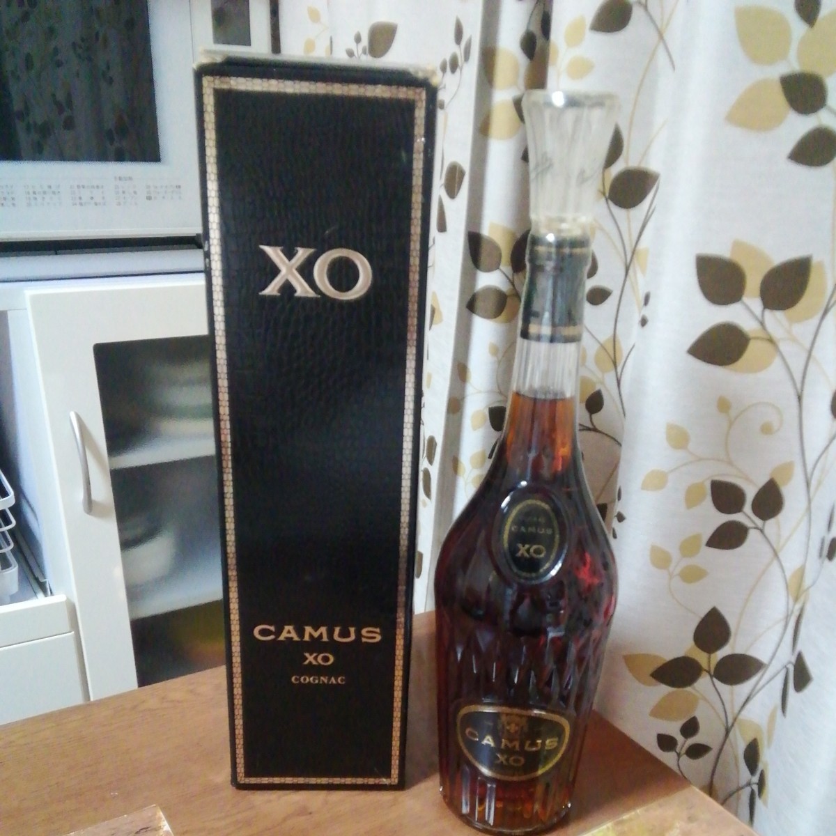 未開栓 CAMUS カミュXO ロングネック 1000ml 自宅リビングで保管です