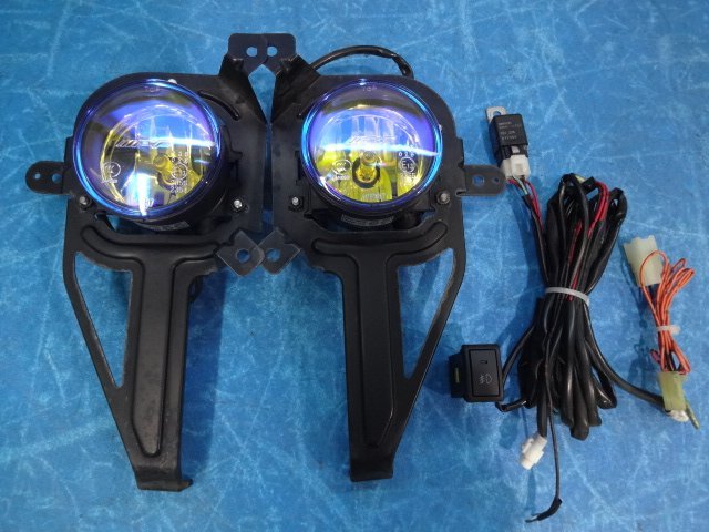 中古 マツダ AZワゴン MJ23S 純正オプション ブルー LED フロアイルミネーション フットランプ (棚3292-203) MJ23S AZワゴン マツダ 中古車情報・中古車検索なら車選び AZ-ワゴン（マツダ）の中古車 0