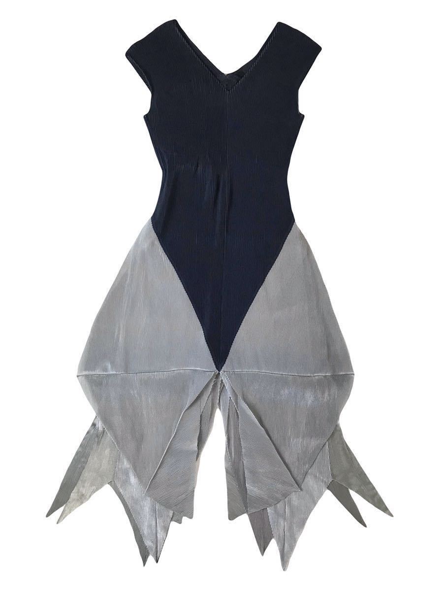 D) ISSEY MIYAKE FETE イッセイミヤケ バイカラー ノースリーブ ロング
