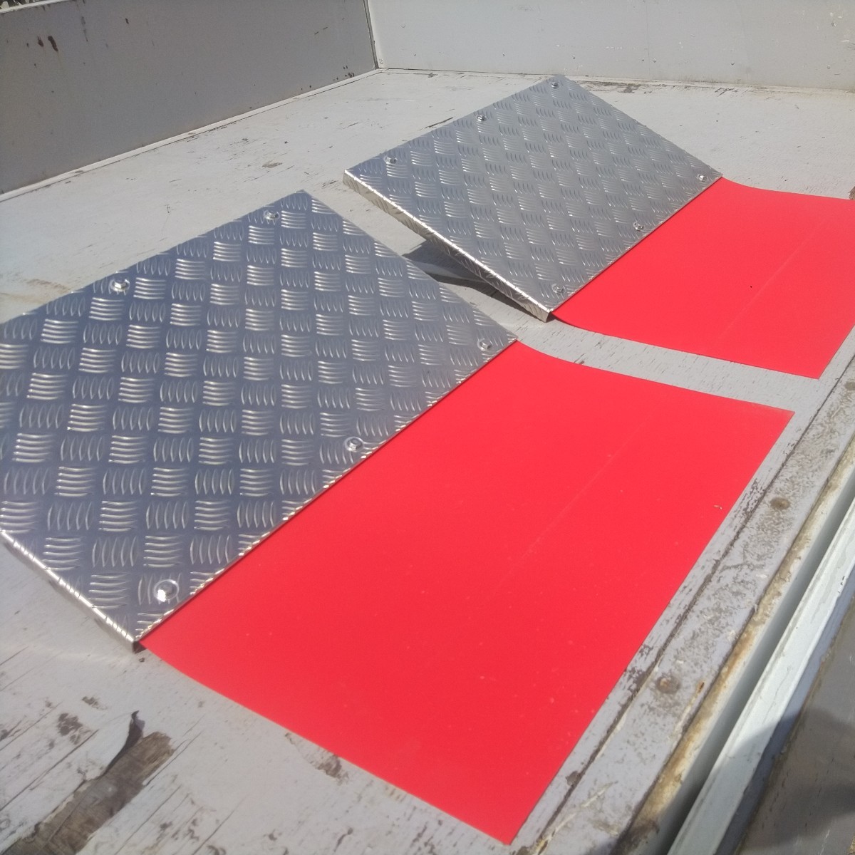 日野大型車用リヤマッドガード左右セット　新車外し　良品　泥よけ　送料無料