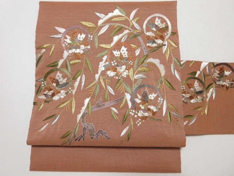 ドークブア■九寸名古屋帯　刺繍　梅に蝶　雪持柳　宗伝唐茶　極上の逸品　B11