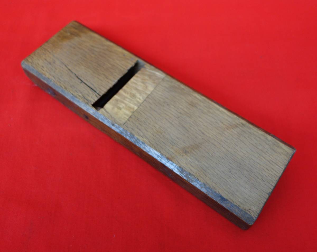 古道具　大工道具　時代　 ＊登録商標　重利　銘　在銘　 会津鍛冶　若林重寿系　重利 ＊古鉋　鉋　かんな　カンナ ＊寸八　
