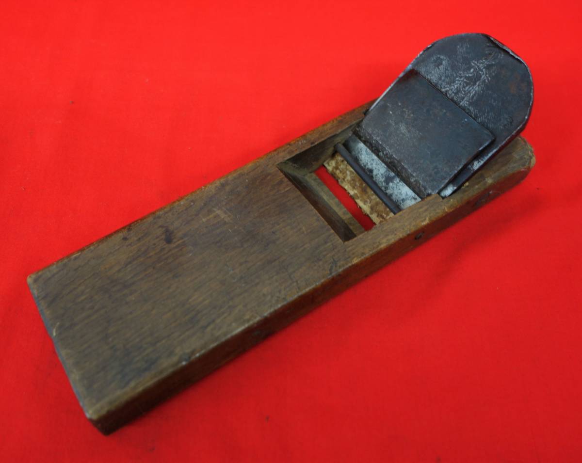 古道具　大工道具　時代　 ＊登録商標　重利　銘　在銘　 会津鍛冶　若林重寿系　重利 ＊古鉋　鉋　かんな　カンナ ＊寸八　