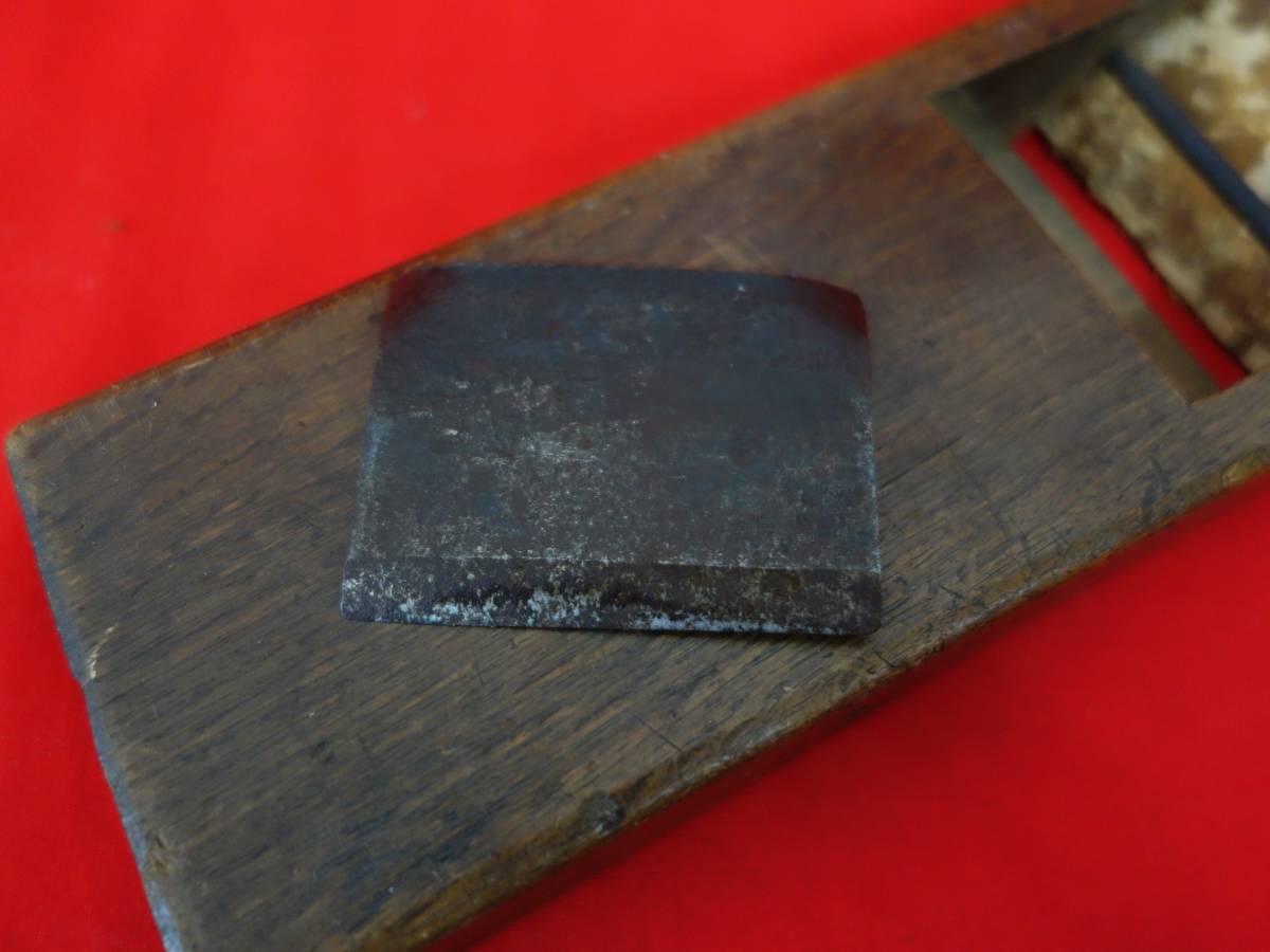 古道具　大工道具　時代　 ＊登録商標　重利　銘　在銘　 会津鍛冶　若林重寿系　重利 ＊古鉋　鉋　かんな　カンナ ＊寸八　