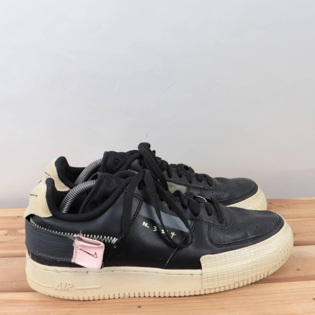 z6739 ナイキ エアフォース 1 タイプ US9.5 27.5cm/黒 ブラック グレー  